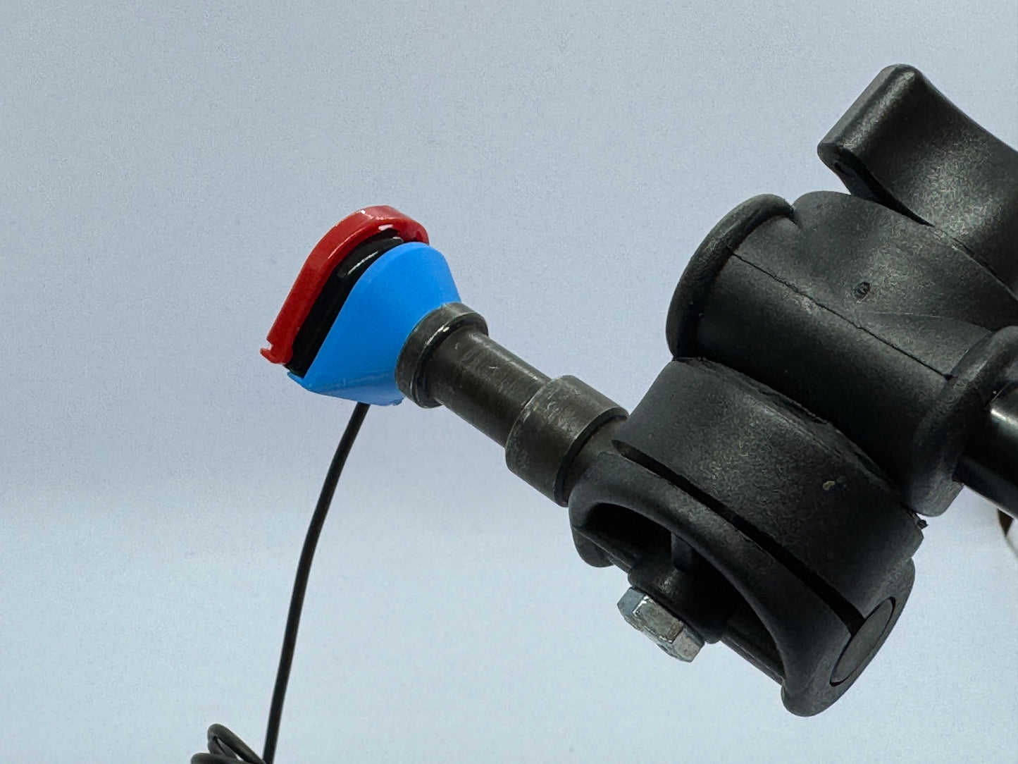 ハーフスイッチ対応ネジアダプタ　AYL-FCP304