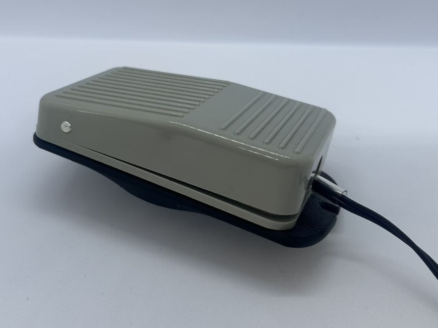 フットスイッチ対応ネジアダプタ　AYL-FCP302